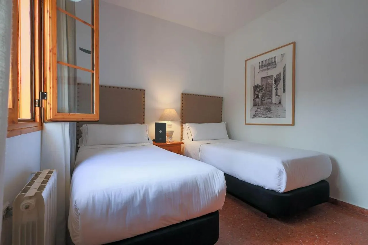 Hotel Tugasa El Almendral Setenil De Las Bodegas